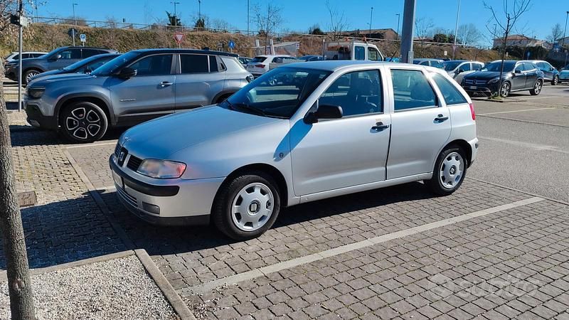 Usata Seat Ibiza 2001 Grigio Utilitaria