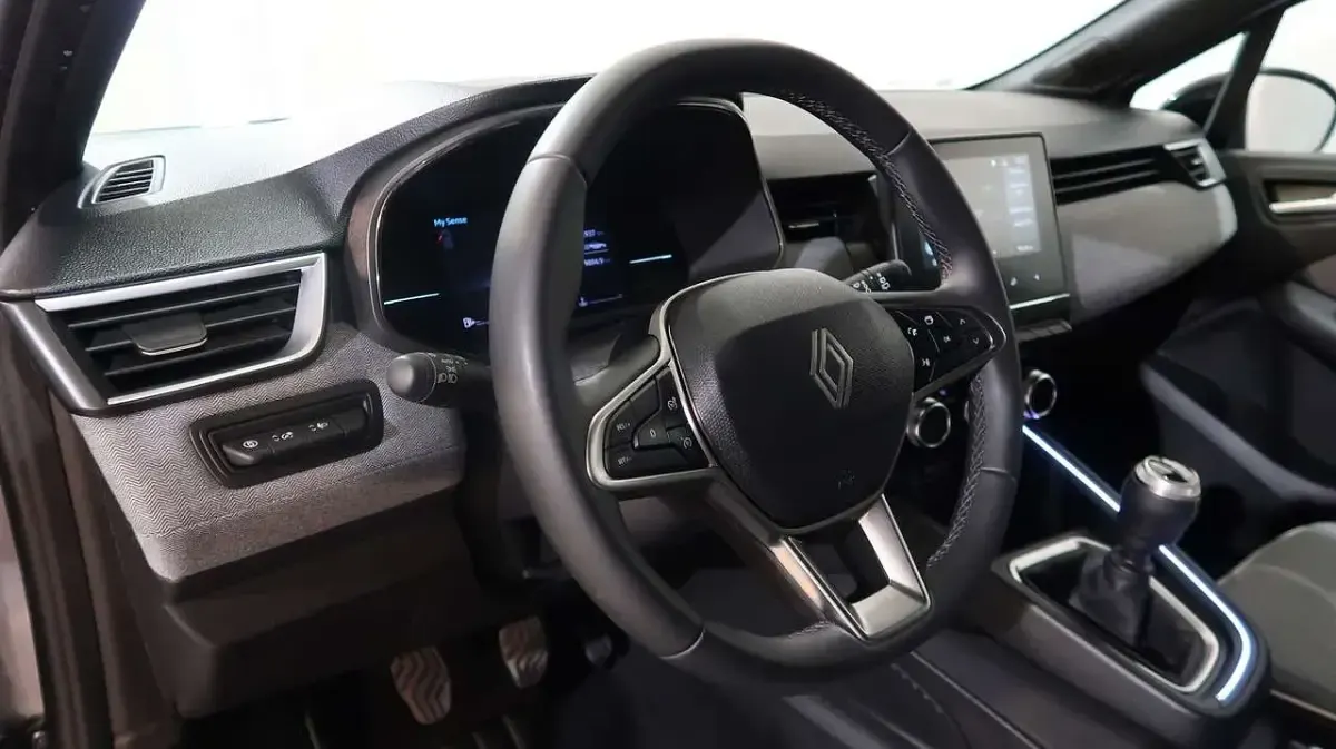 Usata Renault Clio V Techno 91 CV (66 kW) 2025 Grigio Berlina