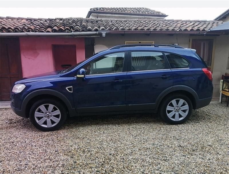 Usata Chevrolet Captiva 150 CV (110 kW) 2007 Blu SUV
