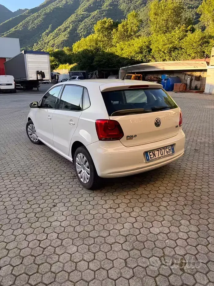 Usata VW Polo Comfortline 75 CV (55 kW) 2012 Bianco Utilitaria