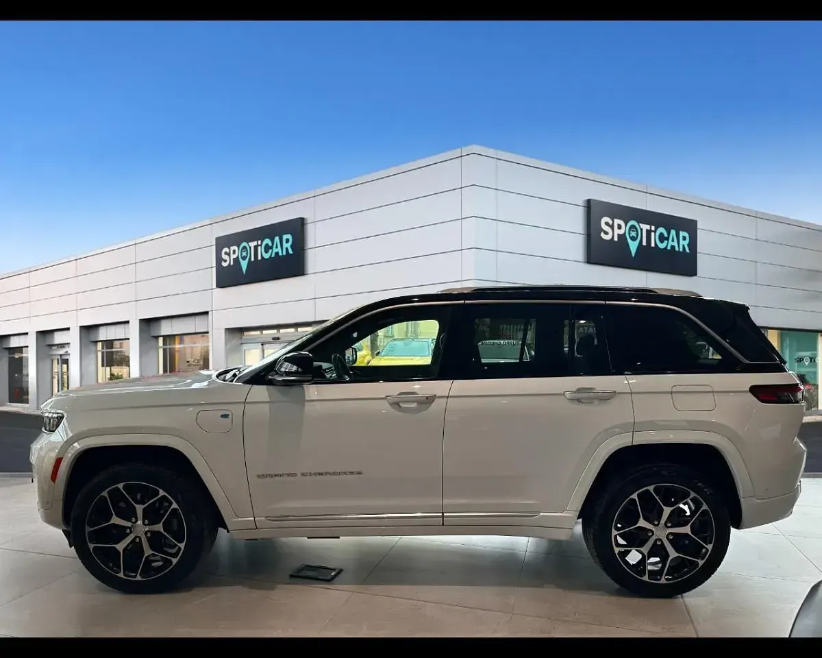 Usata Jeep Grand Cherokee Summit 272 CV (200 kW) 2025 Bright white con tetto nero SUV