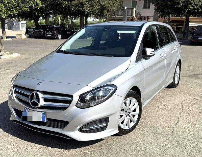 Usata Mercedes B180 109 CV (80 kW) 2018 Monovolume