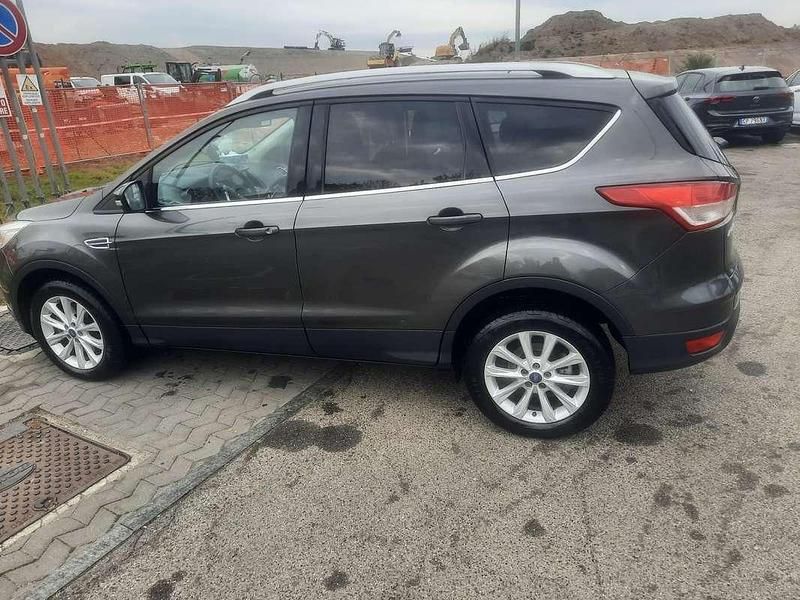 Usata Ford Kuga Business Edition 120 CV (88 kW) 2016 Grigio SUV