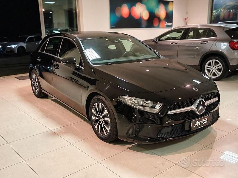 Usata Mercedes A180 116 CV (85 kW) 2021 Nero Berlina