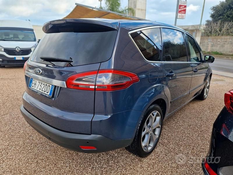 Usata Ford S-MAX Titanium 163 CV (119 kW) 2012 Blu Monovolume