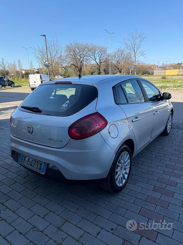 Usata Fiat Bravo 105 CV (77 kW) 2011 Grigio Utilitaria