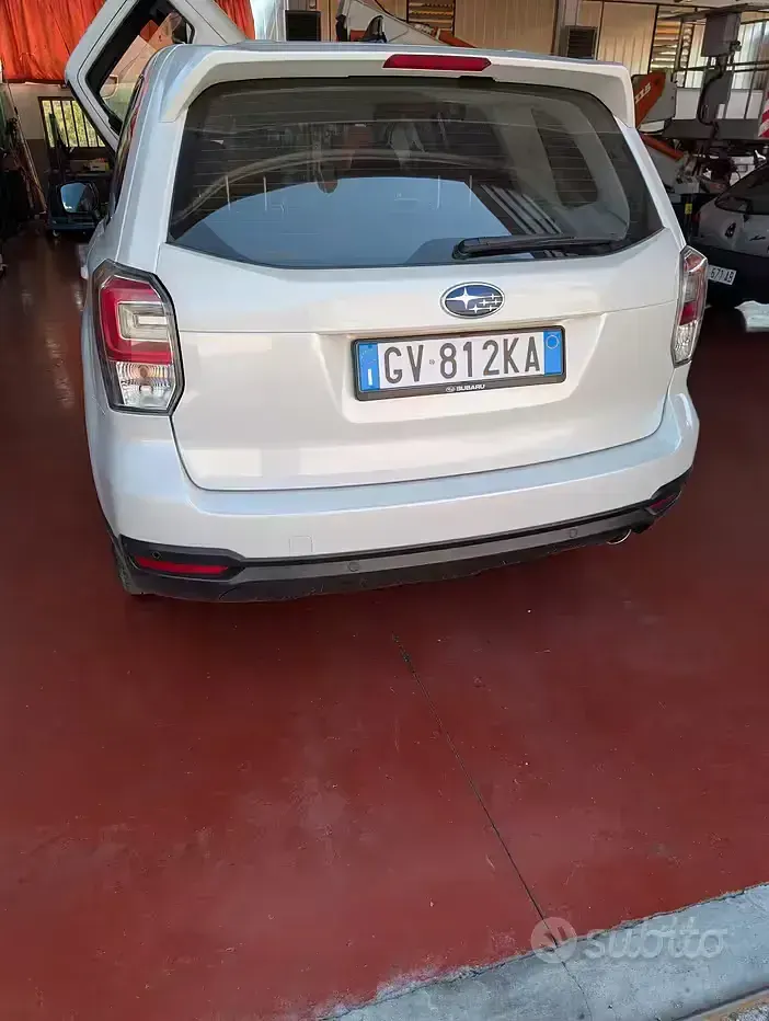 Usata Subaru Forester Style 147 CV (108 kW) 2018 Bianco SUV