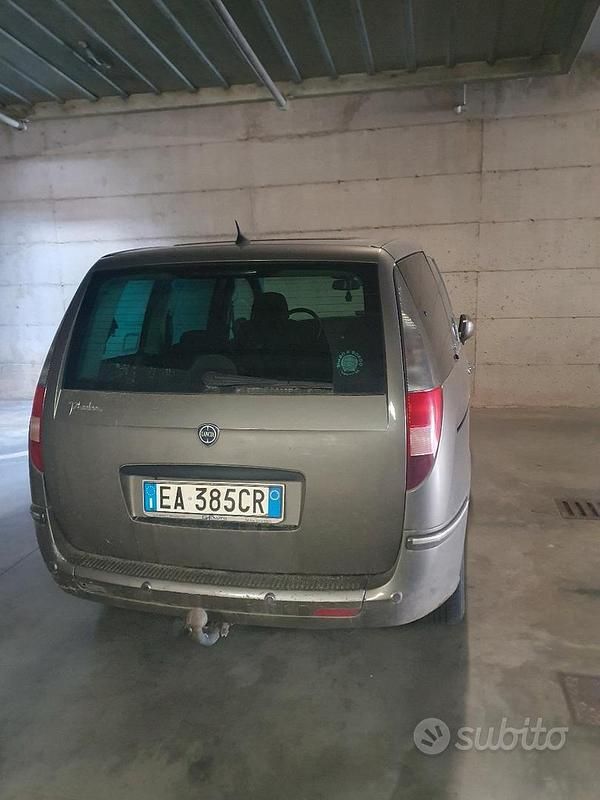 Usata Lancia Phedra 136 CV (100 kW) 2009 Grigio Monovolume