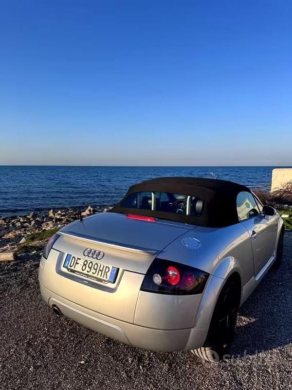 Usata Audi TT Roadster 2004 Grigio Cabrio