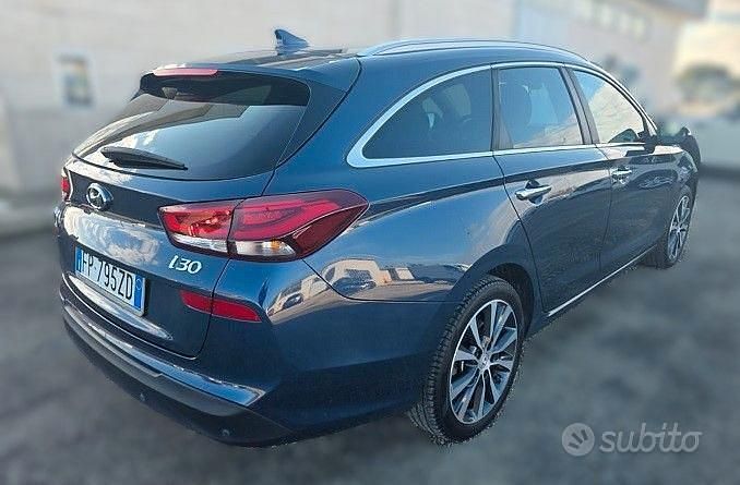 Usata Hyundai i30 Style 136 CV (100 kW) 2018 Blu Station wagon