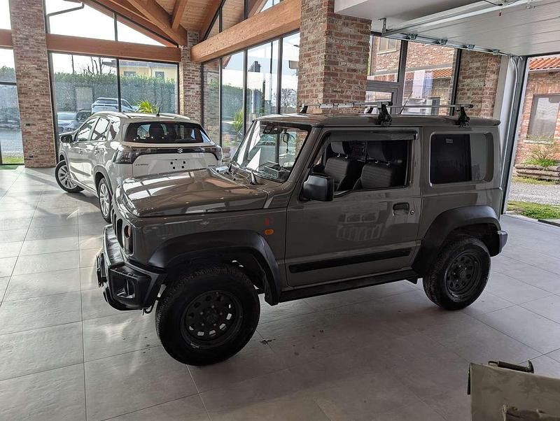 Usata Suzuki Jimny 102 CV (75 kW) 2022 Grigio SUV