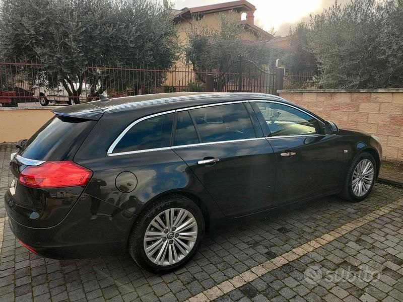 Usata Opel Insignia 160 CV (117 kW) 2013 Nero Station wagon