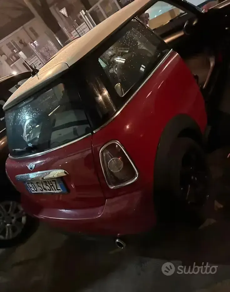 Usata Mini Cooper D 112 CV (82 kW) 2010 Rosso Utilitaria