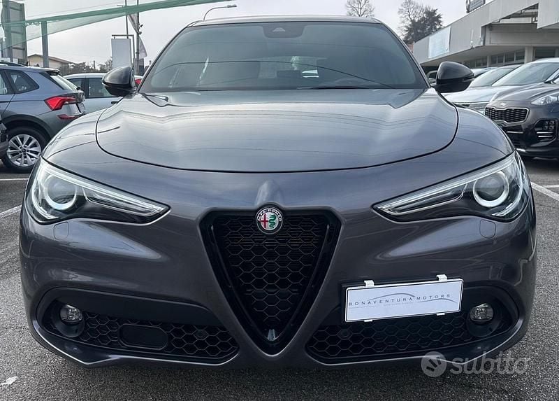 Usata Alfa Romeo Stelvio Business 160 CV (117 kW) 2022 Grigio SUV