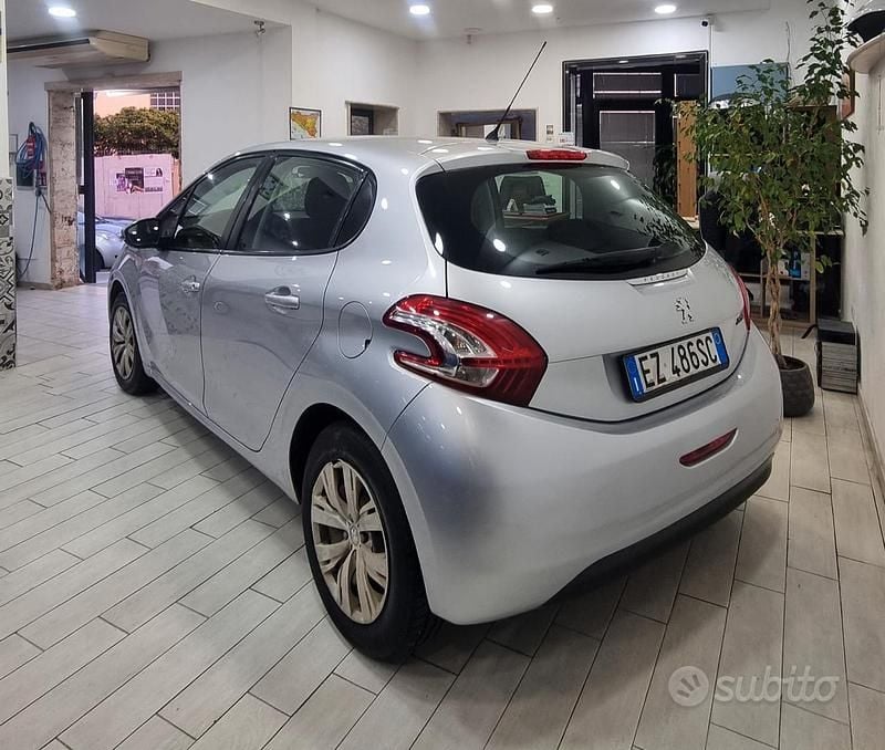 Usata Peugeot 208 2015 Utilitaria