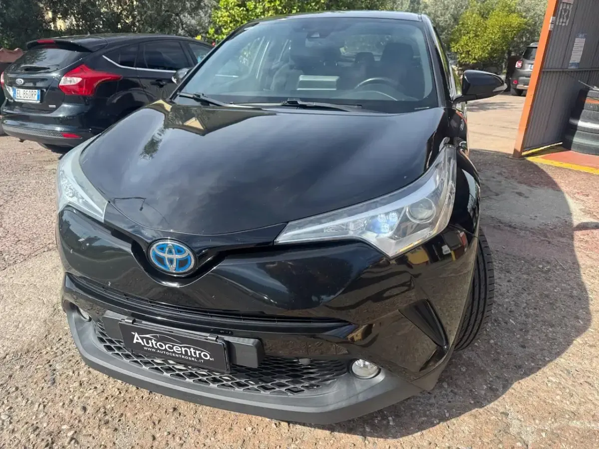 Usata Toyota C-HR Lounge 97 CV (71 kW) 2017 Nero SUV