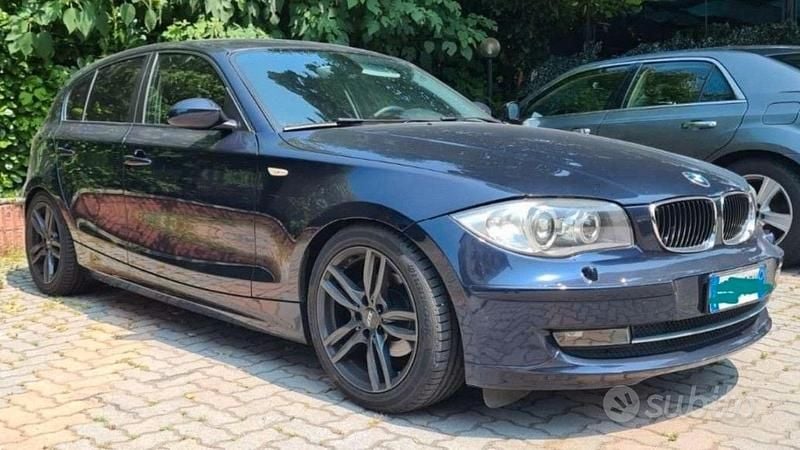 Usata BMW 116 122 CV (89 kW) 2008 Blu Utilitaria