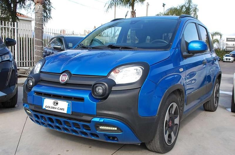 Usata Fiat Panda Cross Cross 69 CV (50 kW) 2024 Blu/azzurro Utilitaria