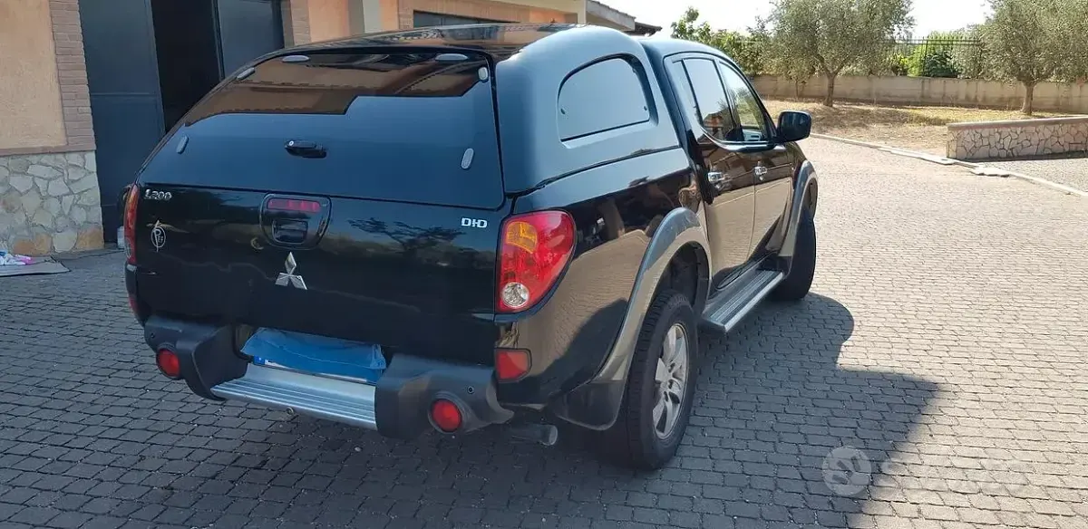 Usata Mitsubishi L200 136 CV (100 kW) 2008 Nero Pick-up