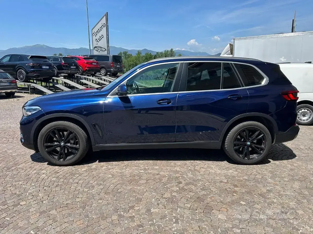 Usata BMW X5 286 CV (210 kW) 2022 Bluazzurro SUV