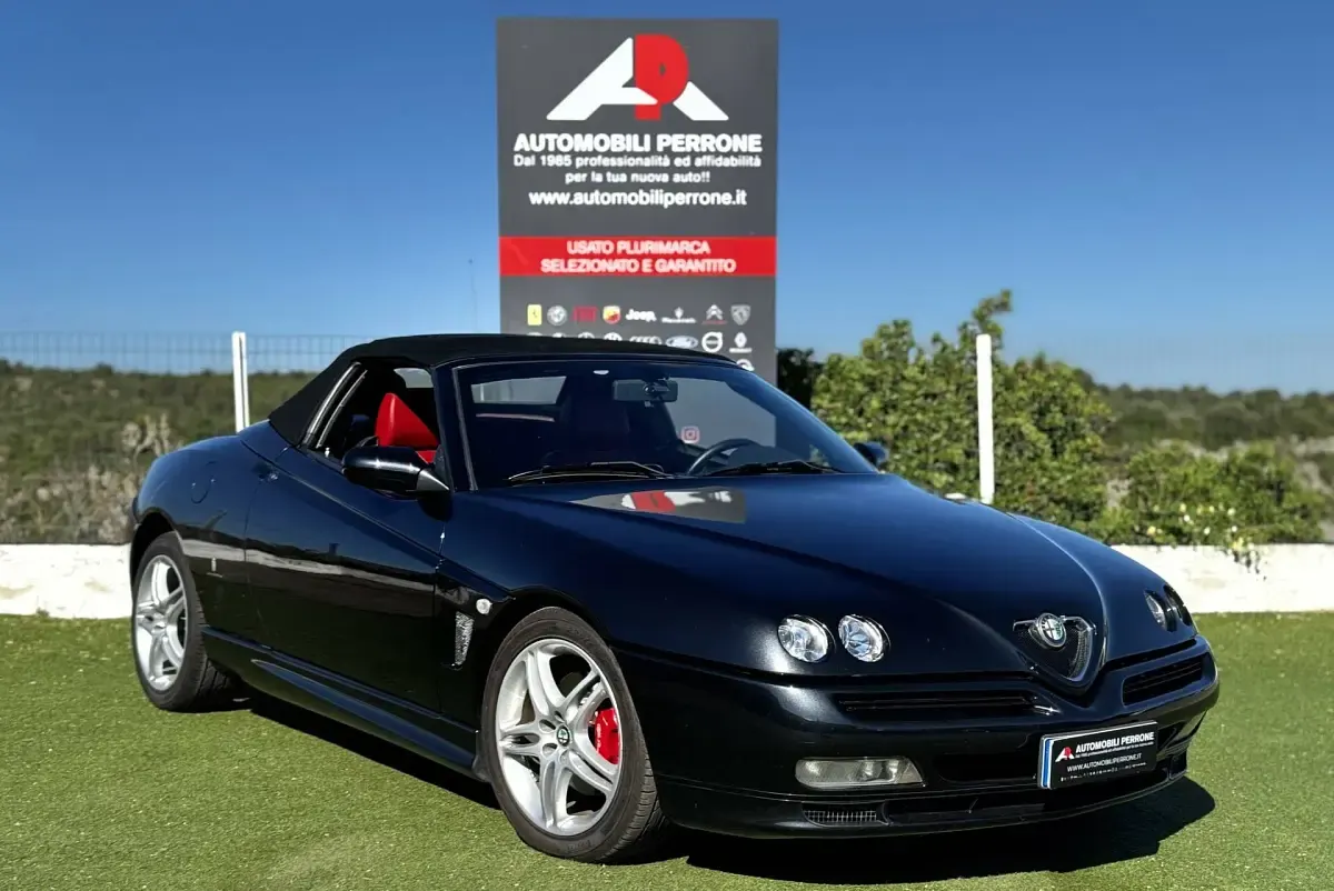 Usata Alfa Romeo Spider 218 CV (160 kW) 2001 Nero Cabrio