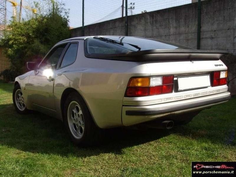 Usata Porsche 944 163 CV (119 kW) 1986 Grigio Coupé