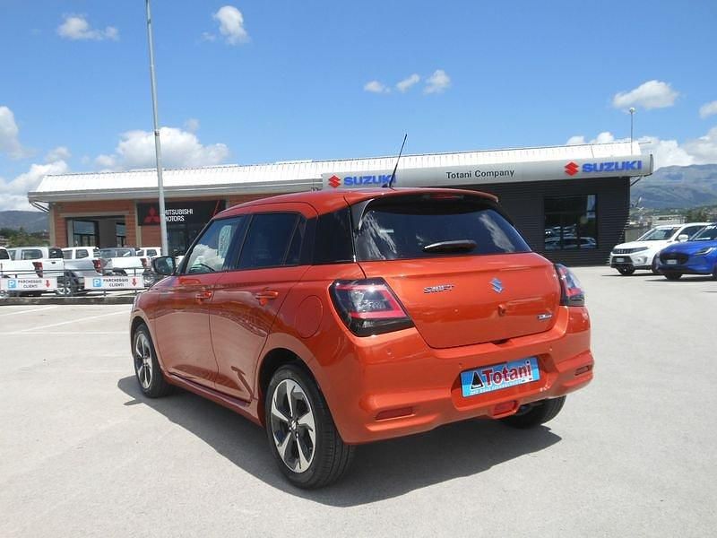 Usata Suzuki Swift 83 CV (61 kW) 2025 Arancione Utilitaria