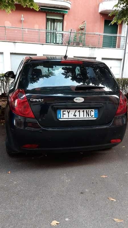 Usata Kia Ceed EX 122 CV (89 kW) 2007 Nero Utilitaria