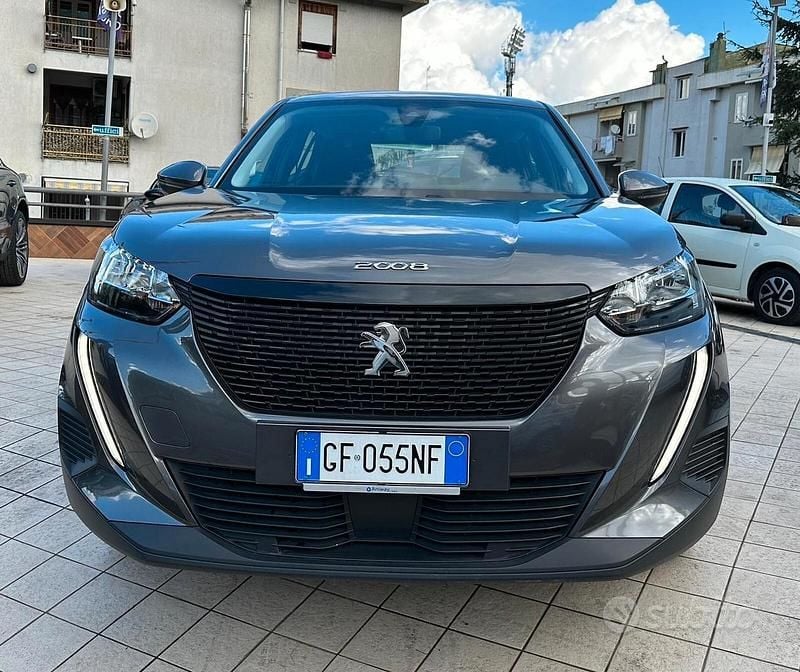 Usata Peugeot 2008 Active 110 CV (80 kW) 2021 Grigio SUV