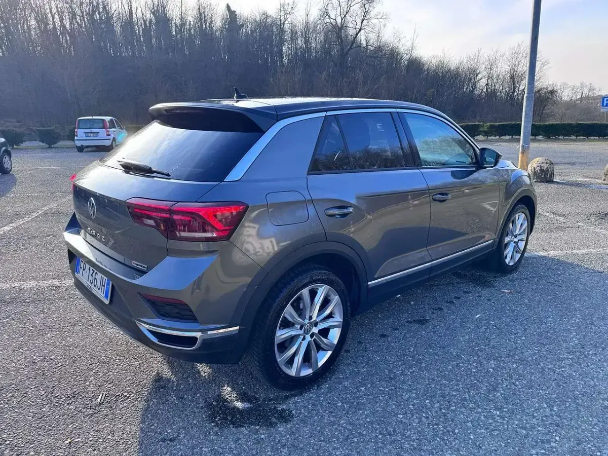 Usata VW T-Roc Advance 150 CV (110 kW) 2018 Grigio SUV