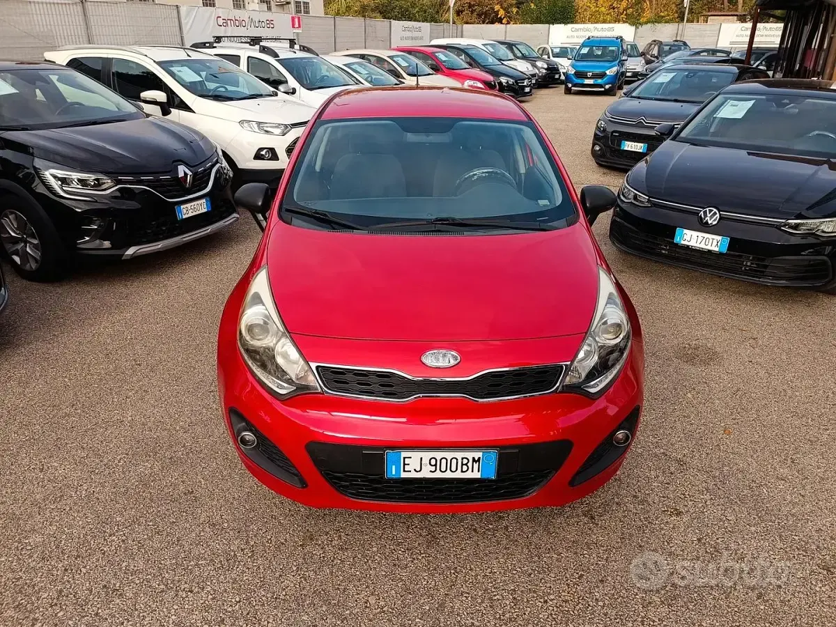 Usata Kia Rio EX 85 CV (62 kW) 2011 Rosso Berlina