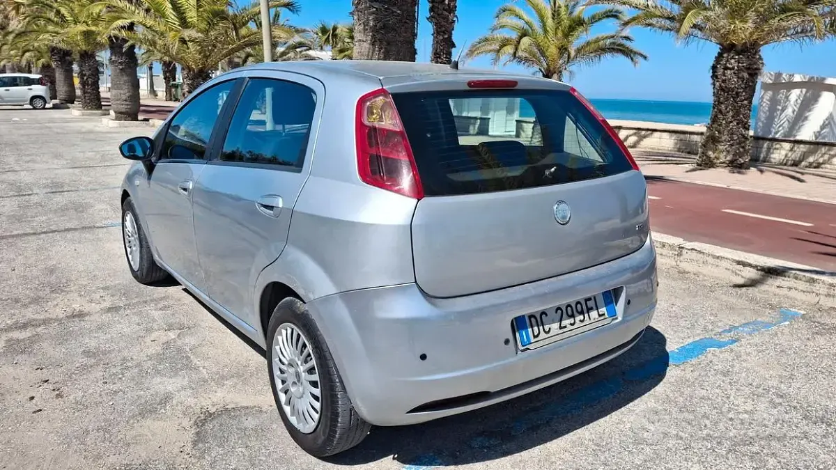 Usata Fiat Grande Punto 65 CV (47 kW) 2006 Grigio Utilitaria