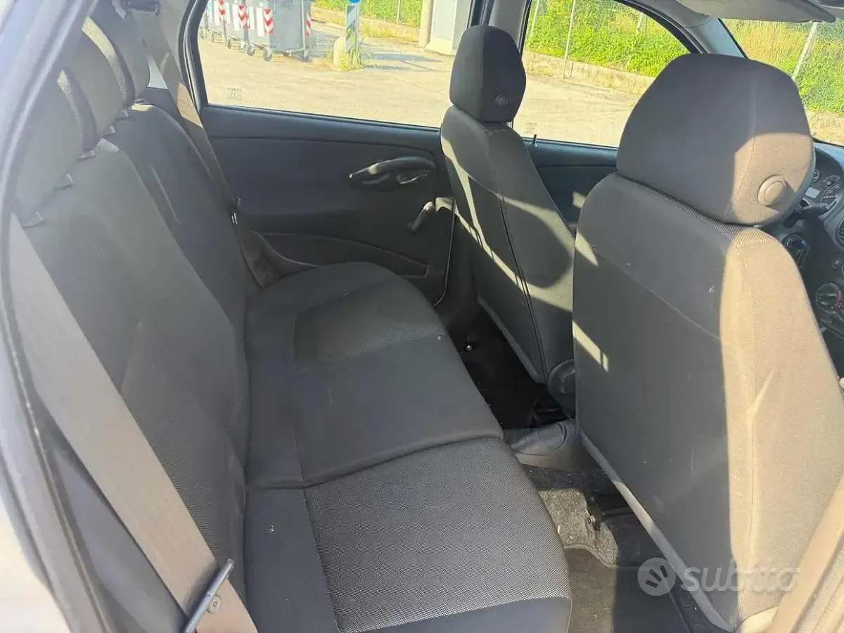 Usata Fiat Punto Dynamic 60 CV (44 kW) 2007 Grigio Utilitaria