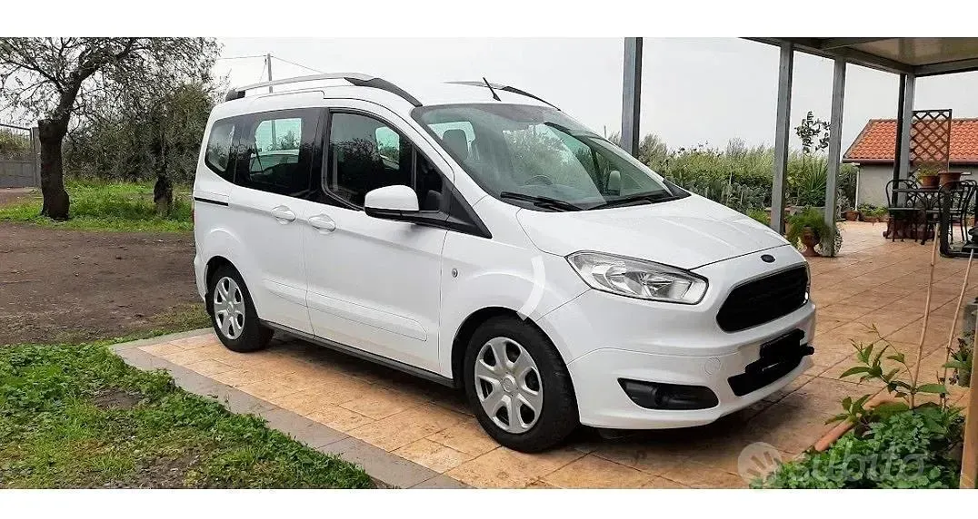 Usata Ford Tourneo Courier 2016 Bianco Monovolume