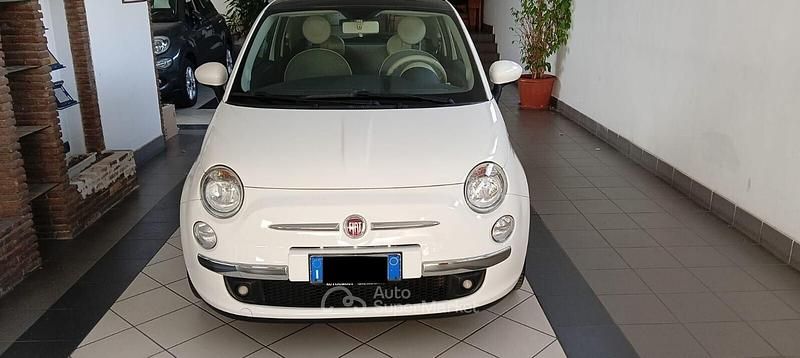Bianco Usata 2014 Fiat 500 Lounge Tre volumi | 6600 € (Buon prezzo) - Immagine 1/4