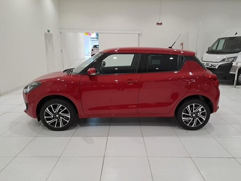 Usata Suzuki Swift 83 CV (61 kW) 2023 Rosso Utilitaria