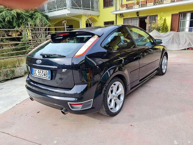 Usata Ford Focus ST 226 CV (166 kW) 2006 Nero Berlina