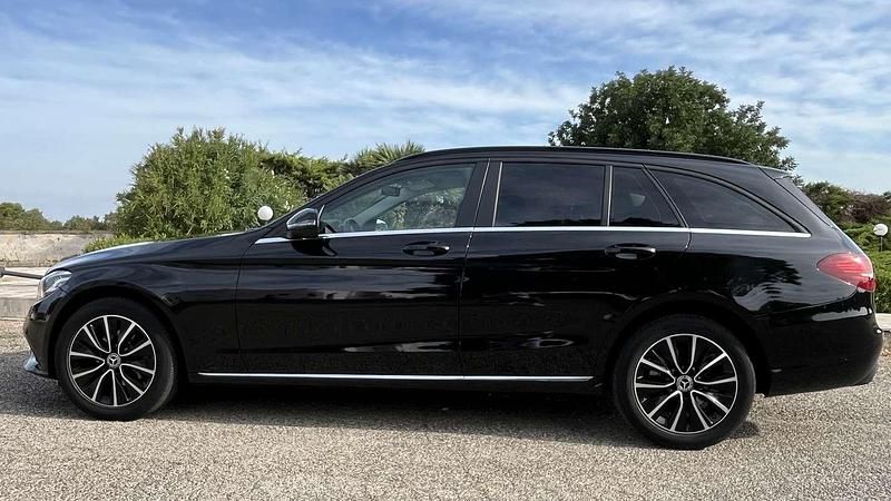 Usata Mercedes C180 Business 122 CV (89 kW) 2019 Nero Station wagon