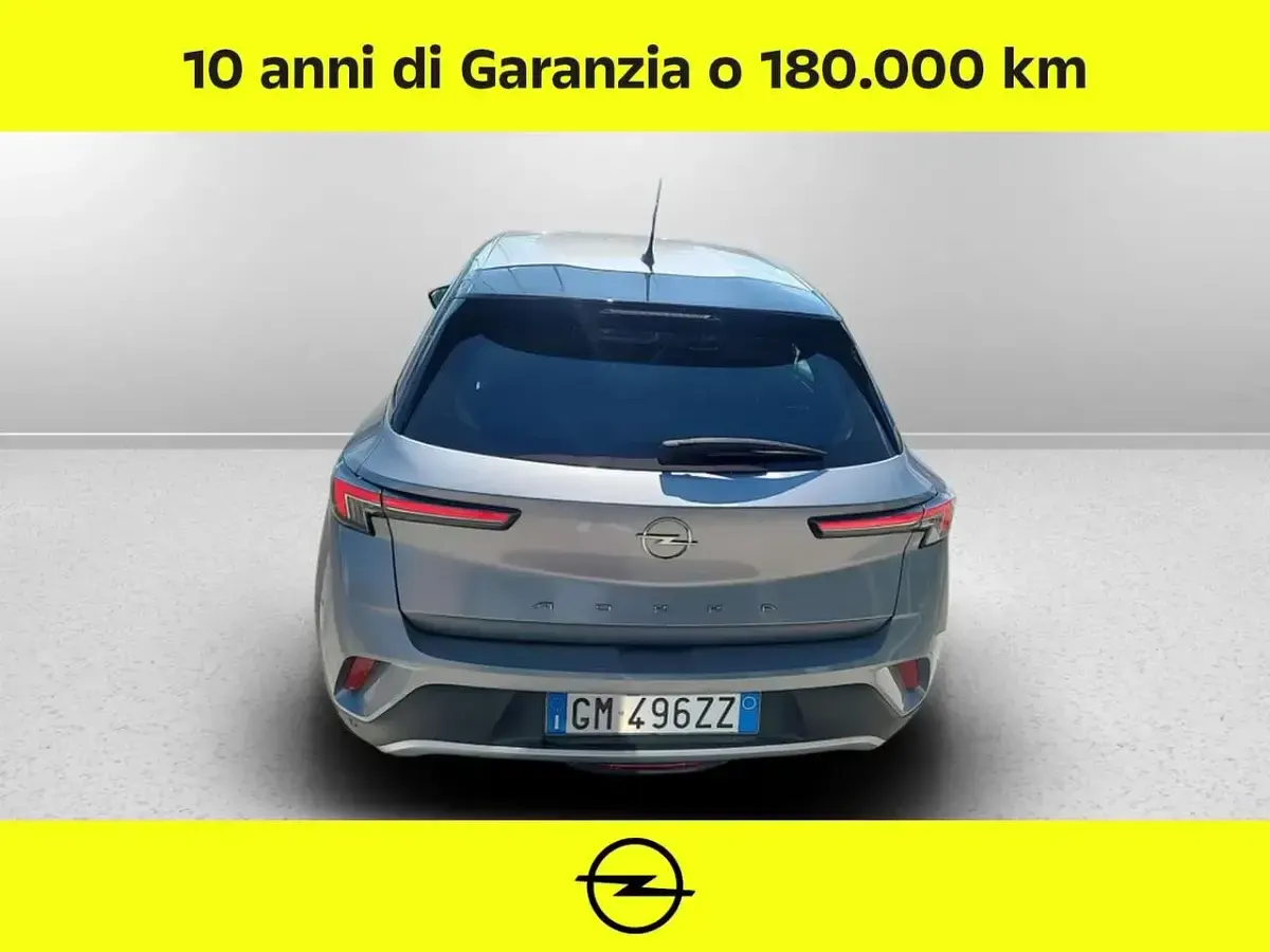 Usata Opel Mokka Elegance 101 CV (74 kW) 2023 Grigio SUV