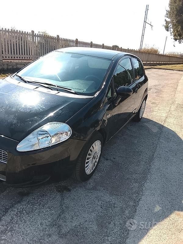 Usata Fiat Grande Punto 65 CV (47 kW) 2009 Nero Utilitaria