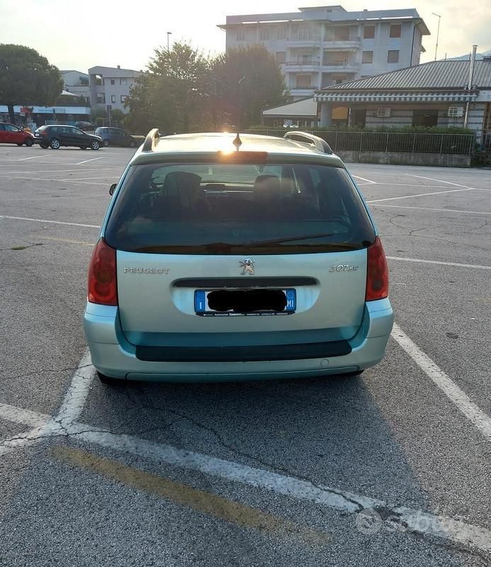 Verde Usata 2003 Peugeot 307 Station wagon | 2200 € (Buon prezzo) - Immagine 1/4
