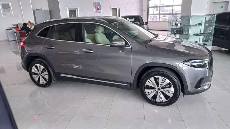 Usata Mercedes EQA300 Advanced Plus 167 kW (228 CV) 2024 Grigio montagna SUV