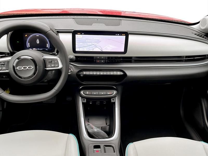 Nuova Fiat 600 La Prima 110 CV (80 kW) 2026 Rosso SUV