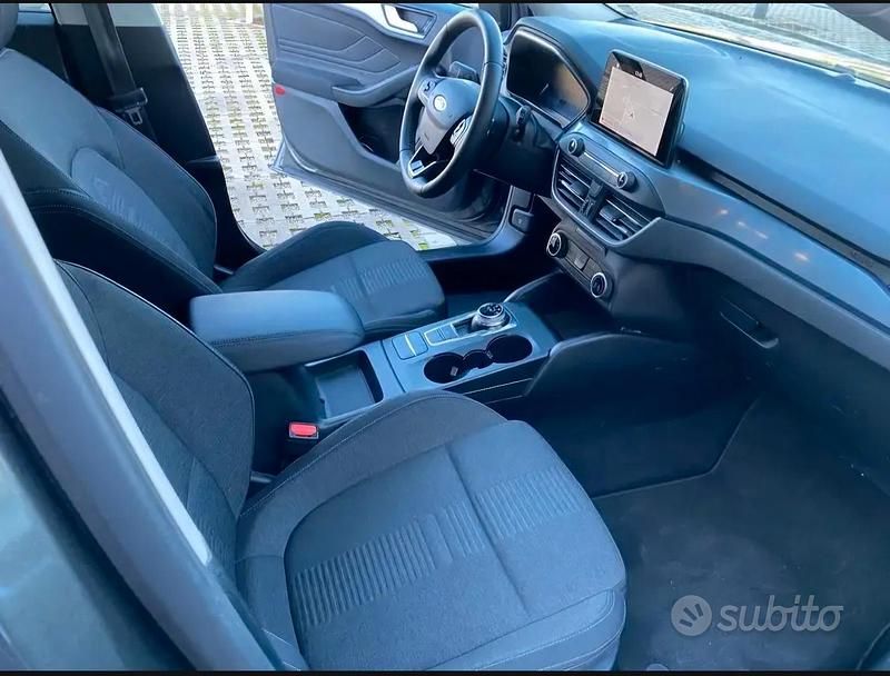 Usata Ford Focus Active 120 CV (88 kW) 2020 Grigio Station wagon