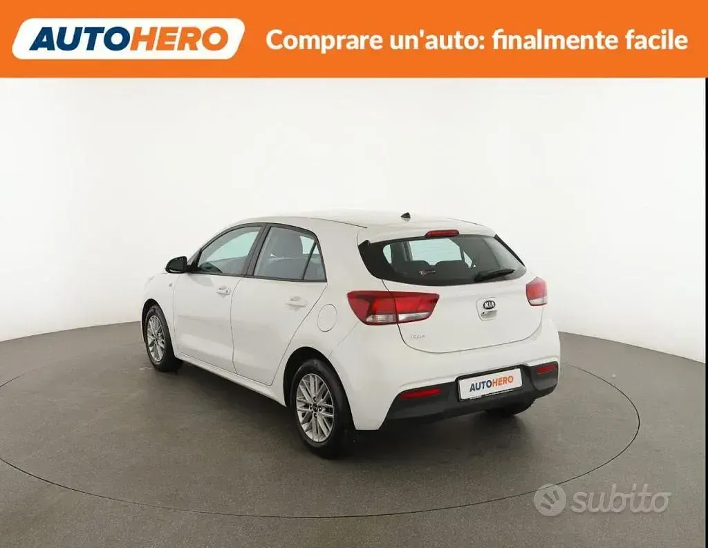 Usata Kia Rio Active 85 CV (62 kW) 2017 Bianco Berlina