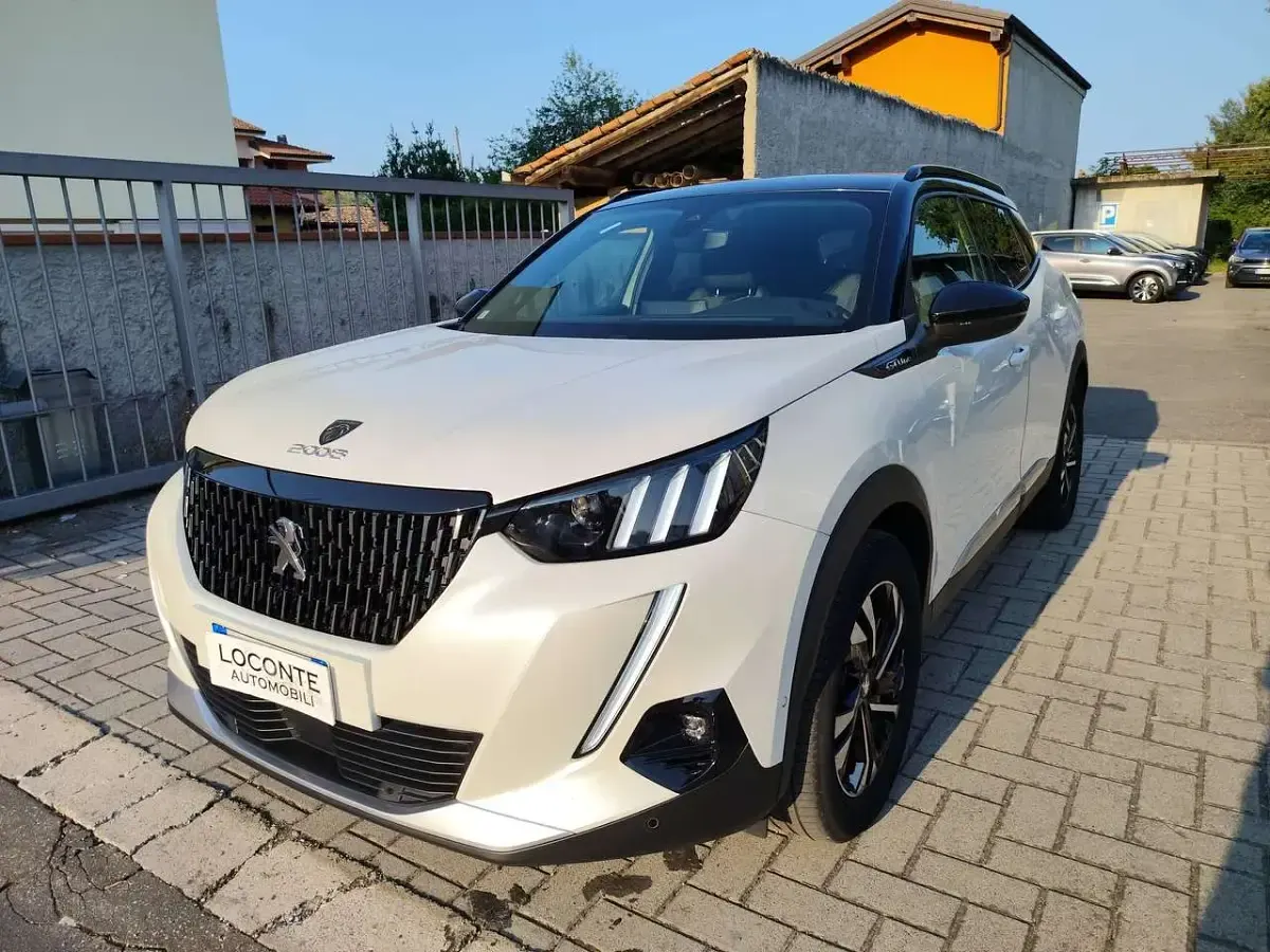 Usata Peugeot 2008 GT-line 131 CV (96 kW) 2020 Bianco SUV