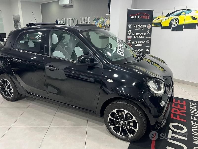 Usata Smart ForFour Passion 70 CV (51 kW) 2015 Nero Utilitaria