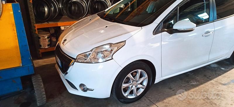 Usata Peugeot 82 Allure 82 CV (60 kW) 2013 Bianco Berlina