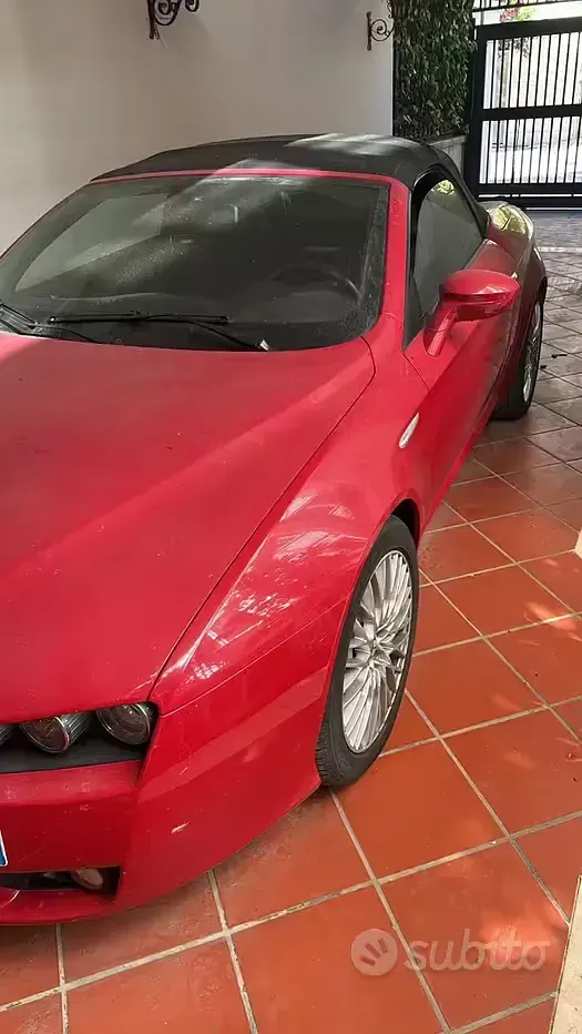 Usata Alfa Romeo Spider 260 CV (191 kW) 2007 Rosso Cabrio