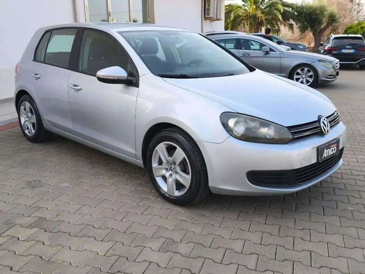 Usata VW Golf VI 105 CV (77 kW) 2011 Grigio chiaro Berlina